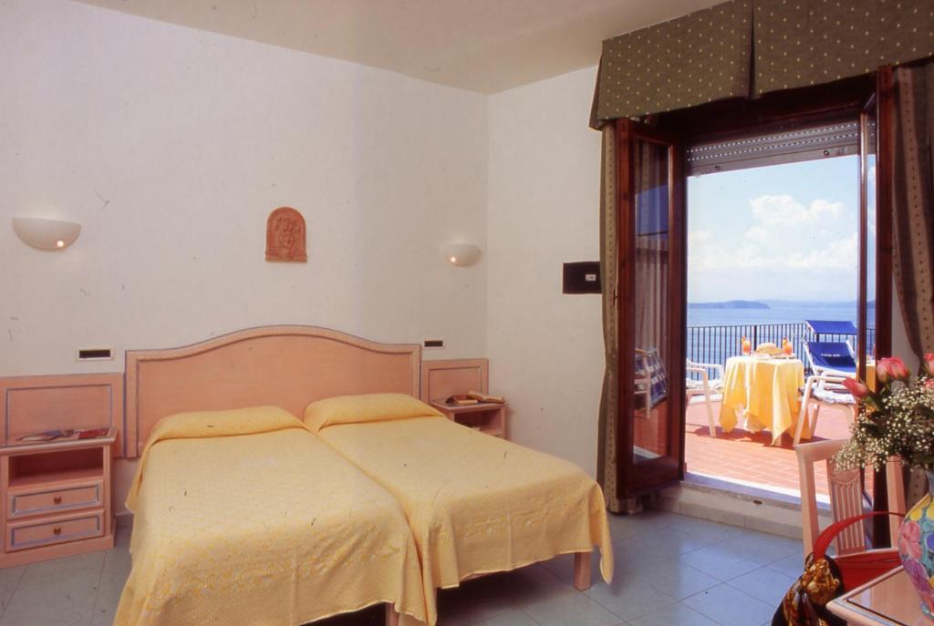 Parco Aurora Terme Hotel Ischia Room photo
